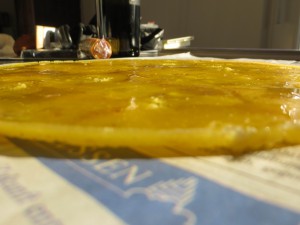 Wachsplatte nach dem Abkühlen von der Seite aus gesehen