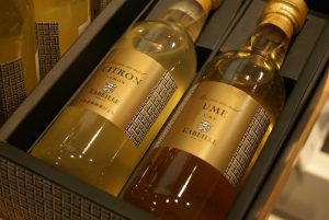 Honiggetränk mit Zitrone oder Ume-Aprikose; eine Flasche mit 250 ml kostet 1.620 Yen